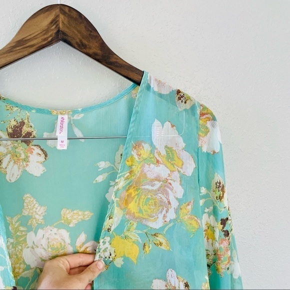 3/$20 Xhilaration Light Green Floral Ruffle Sleeve Kimono - Picture 2 of 11
